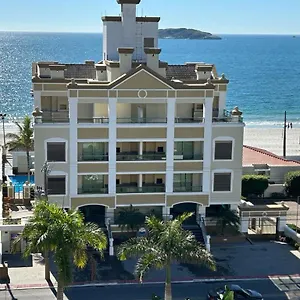  Apart-hotel Golfinhos A Beira-mar!!